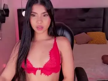 Chaturbate Live Sex Cam of mialaurence_