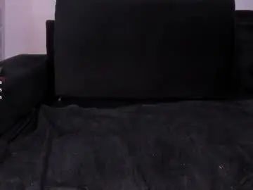 Chaturbate Live Sex Cam of mialaurence_