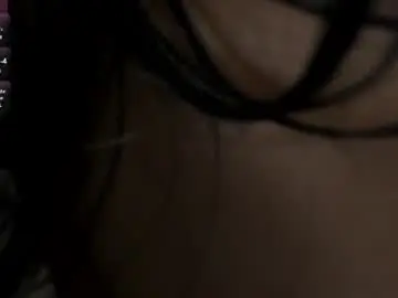 Chaturbate Nude Webcam of mialaurence_