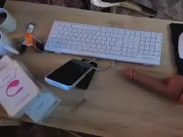 Chaturbate Watch Live Sex Cams of mialaurence_