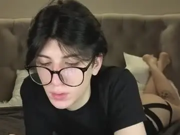 Chaturbate Adult Video Chat of oliver_star_boy