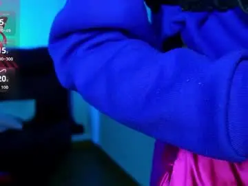 Chaturbate Live Sex Cam of _sharlotte777