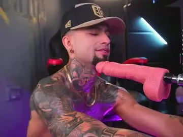 Chaturbate Sex Cam of samuelboytattoo
