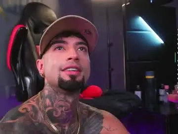 Chaturbate Adult Webcam of samuelboytattoo