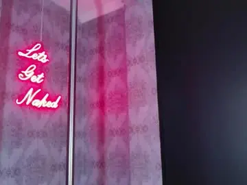 Chaturbate Live Sex Cam of crystalbrooke3x