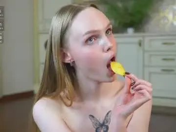 Chaturbate Live Sex Cam of ethachesley