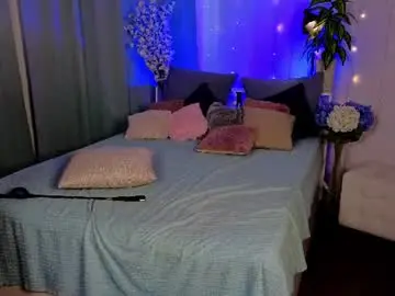 Chaturbate Live Sex Cam of monica_venom