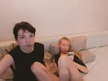 Chaturbate Live Sex Cam of secret_dreams_