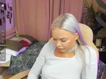 Chaturbate Live Sex Cam of leslie_caronn