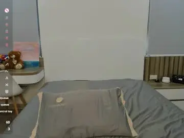 Chaturbate Live Sex Cam of little_yena