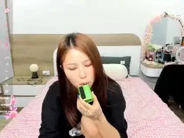 Chaturbate Sex Cam of little_yena