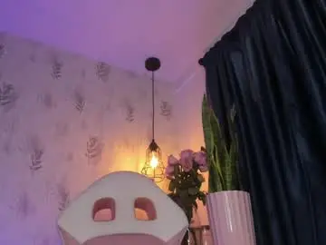 Chaturbate Live Sex Cam of perlaa7