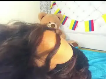 Chaturbate Live Sex Cam of clarita_hills