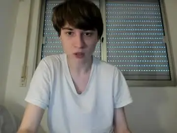 Chaturbate Live Sex Cam of leraimcute