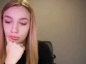 Chaturbate Live Sex Cam of honeylune_