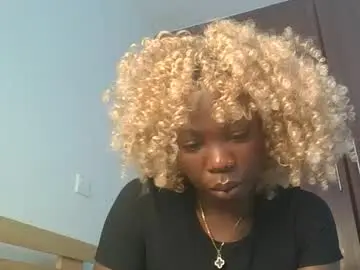 Chaturbate Live Sex Cam of carlyscoop