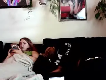Chaturbate Live Sex Cam of evanschris2048