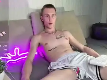 Chaturbate Best live sex cam show of travis_gracile