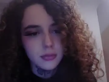 Chaturbate Live Sex Cam of curvyyus