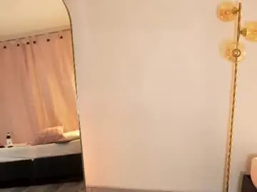 Chaturbate Live Porn of emi_latingirl