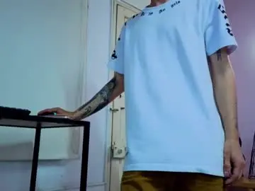 Chaturbate Free Live Porn of i_am_kelvis_