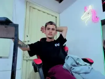 Chaturbate Nude Webcam of i_am_kelvis_