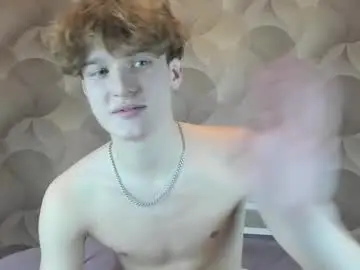 Chaturbate Live Sex Cam of ian_flor