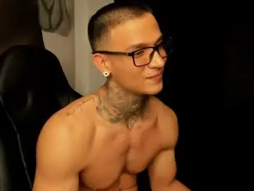 Chaturbate Adult Webcams of ethan_devis7