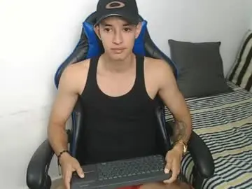 Chaturbate Live Sex Cam of jake_shadow14