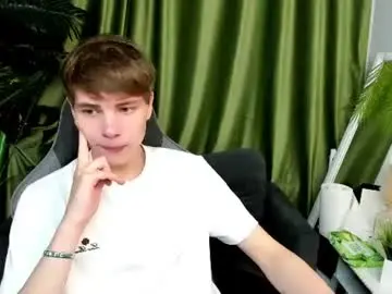 Chaturbate Live Sex Cam of andyjey_