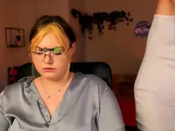 Chaturbate Live Sex Cam of nikol_kitt