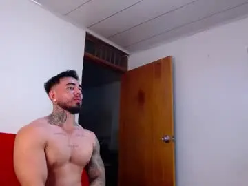 Chaturbate Live Sex Cam of tommyblessd1
