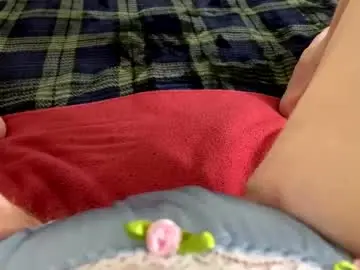 Chaturbate Live Sex Cam of kittyneedsherdaddy