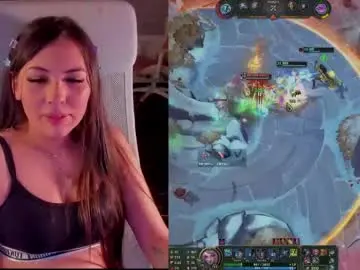 Chaturbate Live Sex Cam of madeleine_shinobi