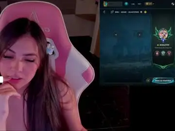 Chaturbate Nude Webcam of madeleine_shinobi