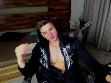 Chaturbate Live Sex Cam of maxkaiden