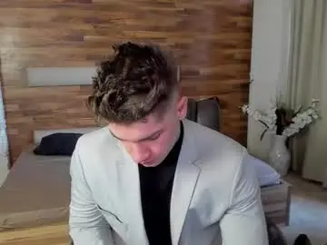 Chaturbate Live Sex Cam of maxkaiden