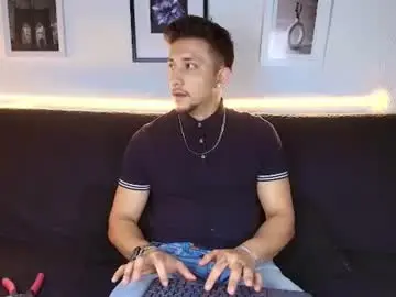 Chaturbate Sex Chat of emiliocum_24