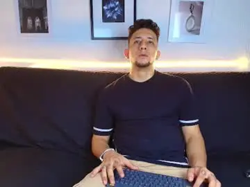 Chaturbate Adult Webcams of emiliocum_24