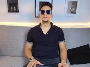 Chaturbate Sex Cam of emiliocum_24