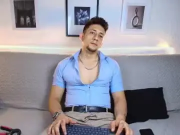 Chaturbate Sex Cam of emiliocum_24