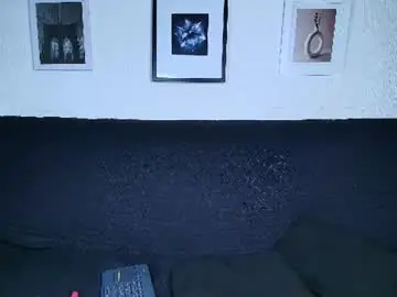 Chaturbate Nude Webcam of emiliocum_24