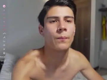 Chaturbate Live Sex Cam of hey_cesard