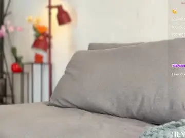 Chaturbate Live Sex Cam of hey_cesard