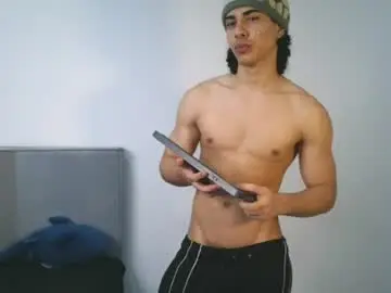Chaturbate Live Sex Cam of jash_7