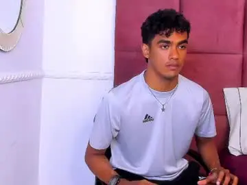 Chaturbate Nude Webcam of alejandro_williams
