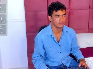 Chaturbate Live Sex Cam of alejandro_williams