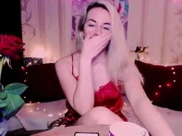 Chaturbate Live Sex Cam of carinfox