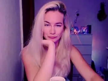 Chaturbate Watch Live Sex Cams of carinfox