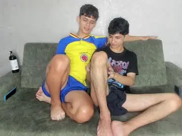 Chaturbate Live Sex Cam of cute_boys18